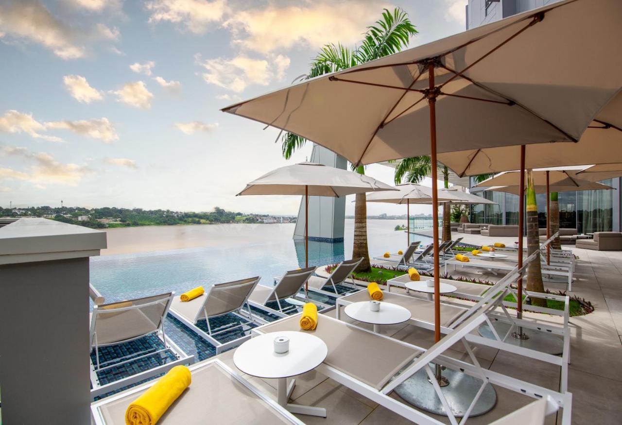 Noom Hotel Abidjan Plateau 外观 照片 The pool at the hotel