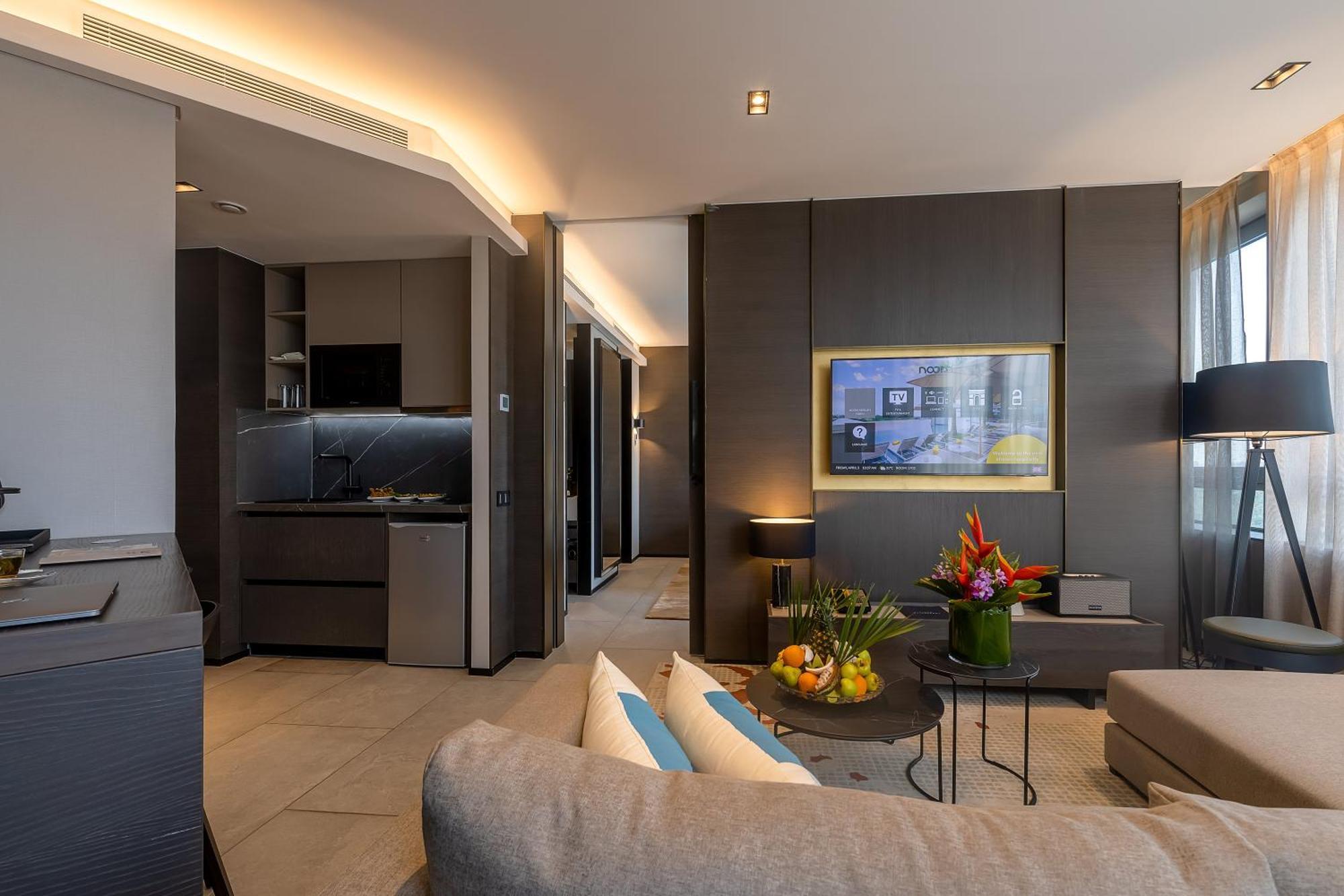 Noom Hotel Abidjan Plateau 外观 照片 A suite at the hotel