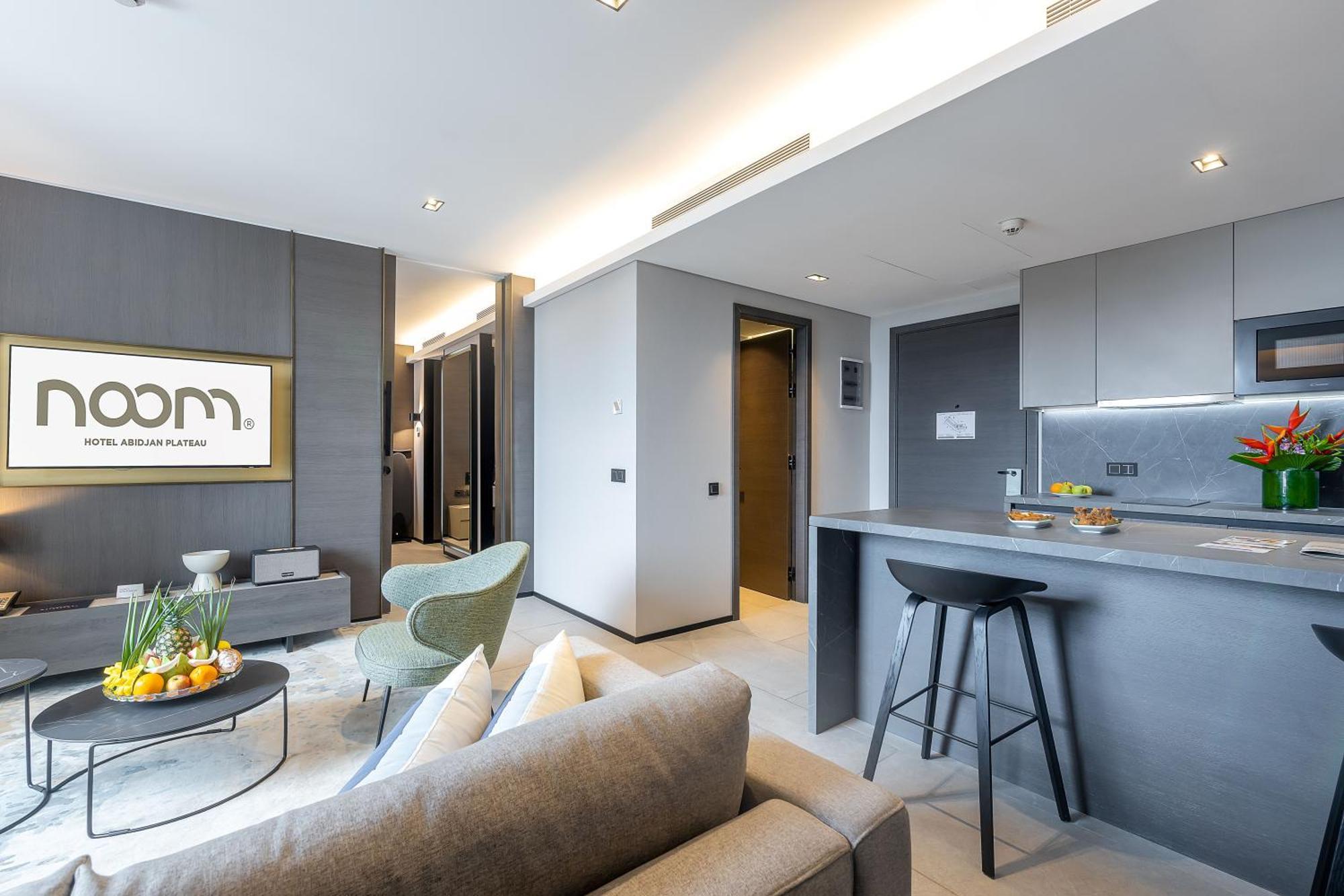 Noom Hotel Abidjan Plateau 外观 照片 A two-bedroom suite at the hotel